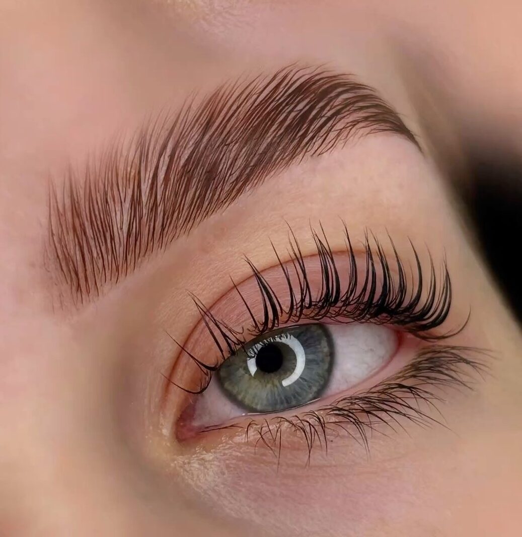 Laminado de cejas