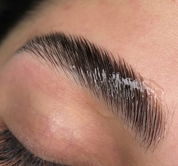 Laminado de cejas